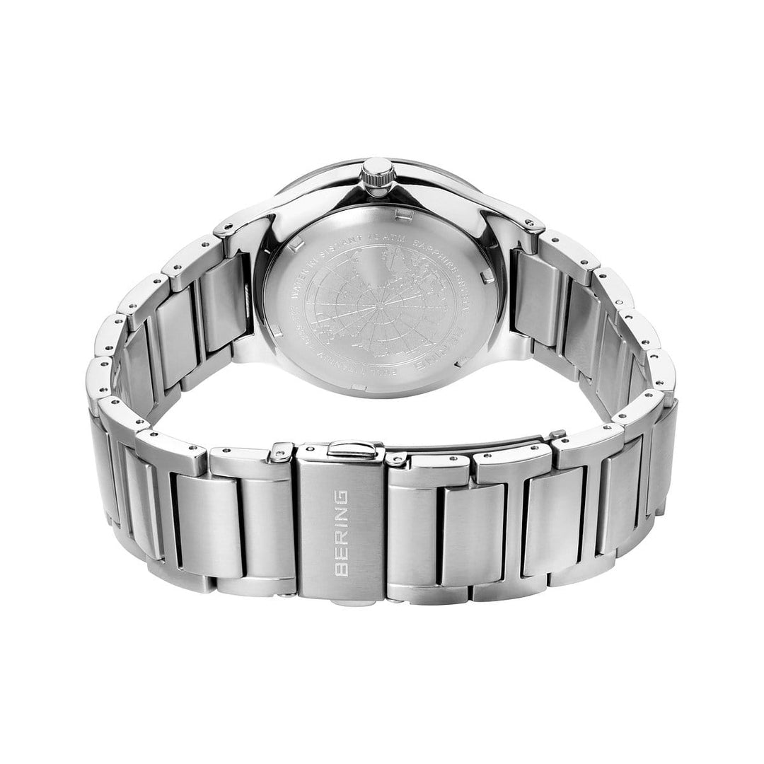 Bering Slim Solar Herrenuhr 15239-777, Titan silber gebürstet