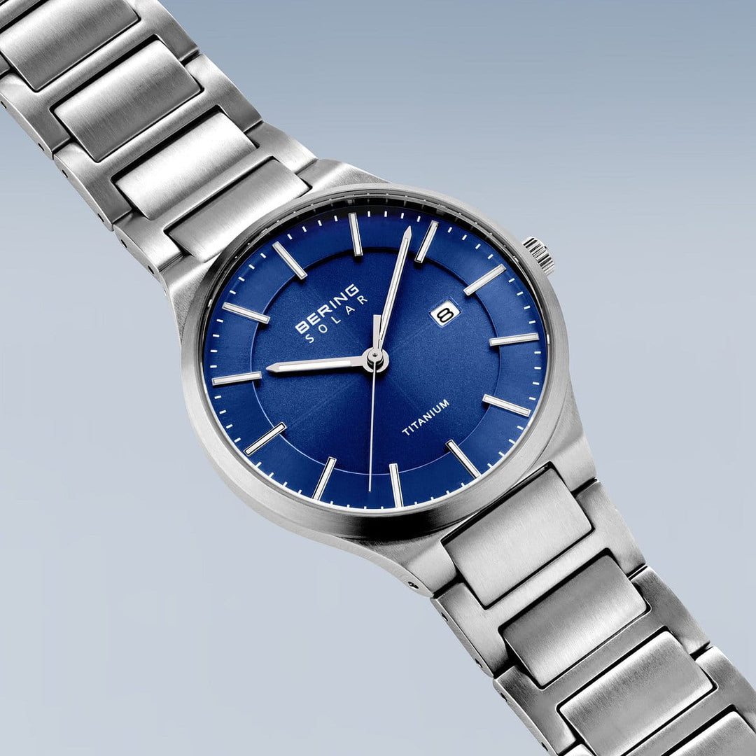 Bering Slim Solar Herrenuhr 15239-777, Titan silber gebürstet