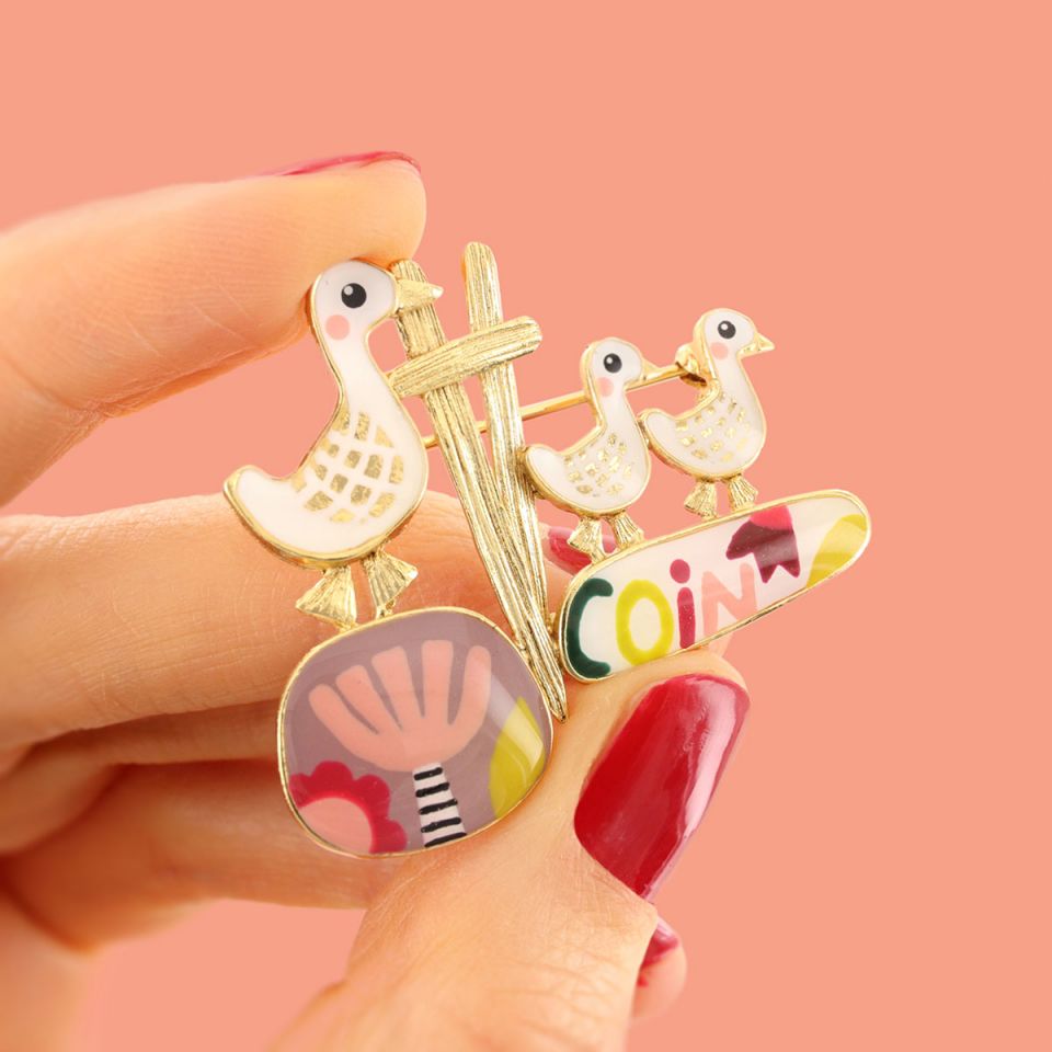 Taratata Brosche Plume – Handbemalte Designer-Brosche mit Tiermotiv